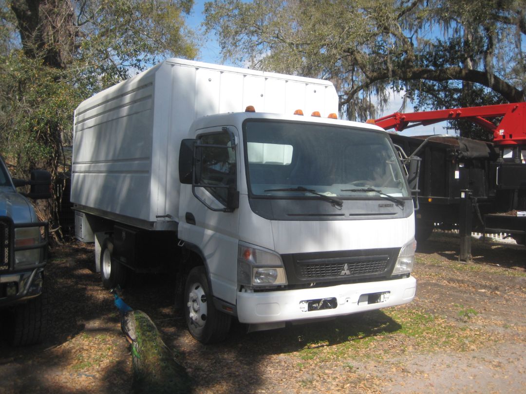 2010 MITSUBISHI FE 145 - Image 2